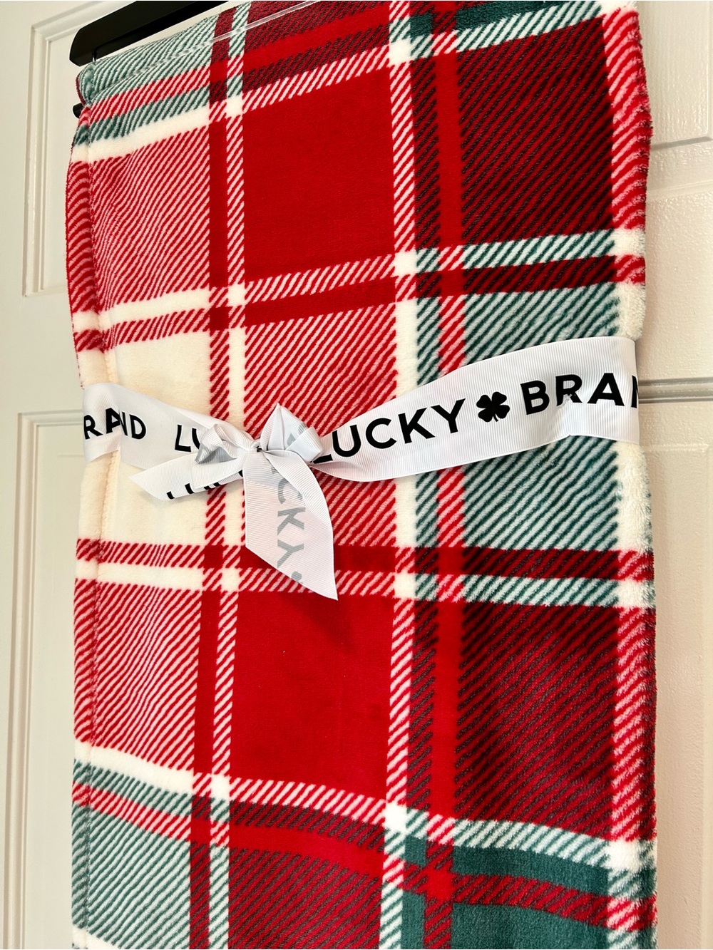 NWT Lucky Brand Holiday Plaid Plush Throw Blanket - Red Green White - 50x70